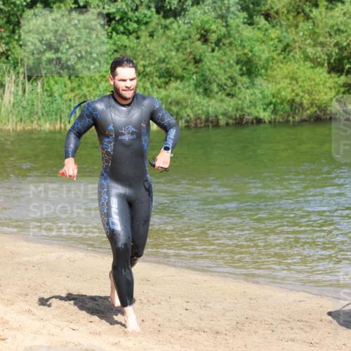 16.06.2024 - 26. Vierlanden-Triathlon Strokosch-Dieckow http://msf.ph/oto/6293329 16.06.2024 09:37:36 Schwimmen 18, 32, 39, 41, 45, 170, 18, 32, 39, 41, 45, 170 meine-sportfotos.de