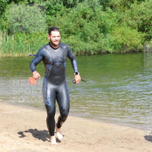 16.06.2024 - 26. Vierlanden-Triathlon Strokosch-Dieckow http://msf.ph/oto/6293340 16.06.2024 09:37:37 Schwimmen 18, 32, 39, 41, 45, 170, 18, 32, 39, 41, 45, 170 meine-sportfotos.de
