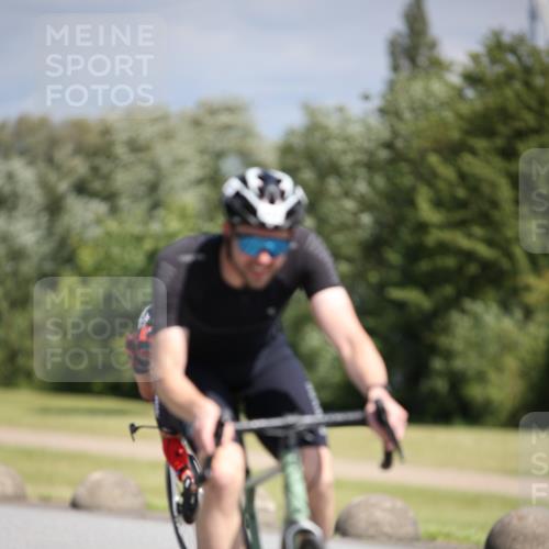 16.06.2024 - 26. Vierlanden-Triathlon Jannik Wohlers http://msf.ph/oto/6293345 16.06.2024 11:36:17 Radfahren 52, 57, 168, 197, 282, 290, 305 meine-sportfotos.de