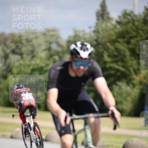 16.06.2024 - 26. Vierlanden-Triathlon Jannik Wohlers http://msf.ph/oto/6293352 16.06.2024 11:36:17 Radfahren 52, 57, 168, 197, 282, 290, 305 meine-sportfotos.de