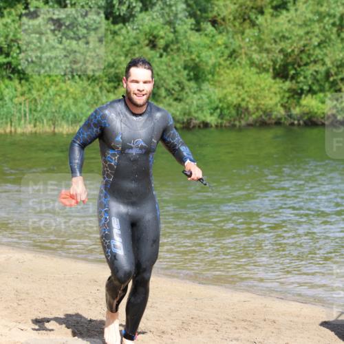16.06.2024 - 26. Vierlanden-Triathlon Strokosch-Dieckow http://msf.ph/oto/6293372 16.06.2024 09:37:37 Schwimmen 18, 32, 39, 41, 45, 170, 18, 32, 39, 41, 45, 170 meine-sportfotos.de