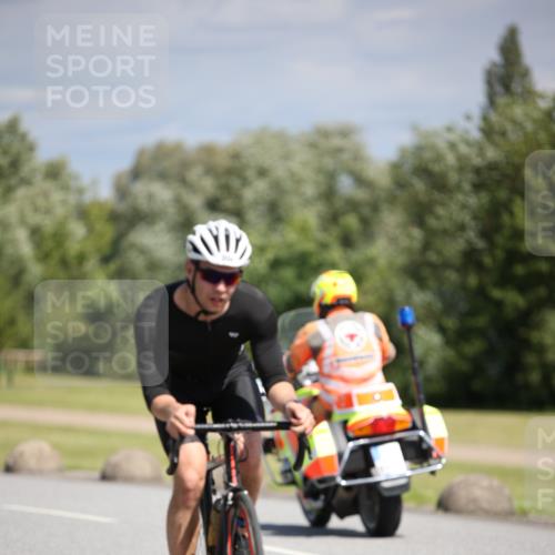 16.06.2024 - 26. Vierlanden-Triathlon Jannik Wohlers http://msf.ph/oto/6293389 16.06.2024 11:36:24 Radfahren 29, 52, 192, 197, 212, 239, 275, 282, 304 meine-sportfotos.de