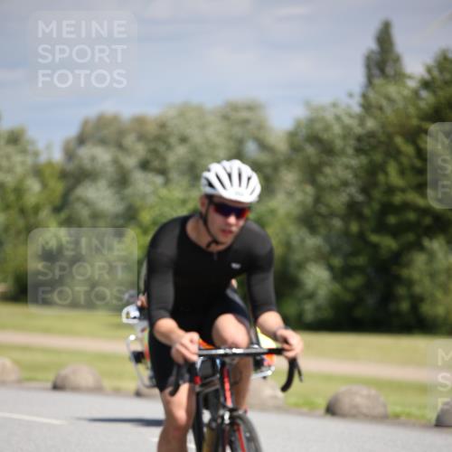 16.06.2024 - 26. Vierlanden-Triathlon Jannik Wohlers http://msf.ph/oto/6293397 16.06.2024 11:36:24 Radfahren 29, 52, 192, 197, 212, 239, 275, 282, 304 meine-sportfotos.de