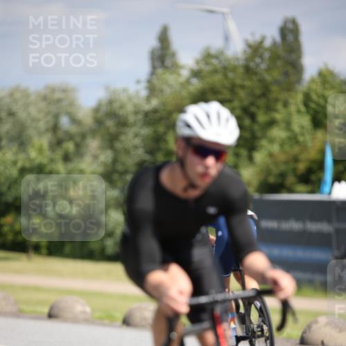 16.06.2024 - 26. Vierlanden-Triathlon Jannik Wohlers http://msf.ph/oto/6293420 16.06.2024 11:36:24 Radfahren 29, 52, 192, 197, 212, 239, 275, 282, 304 meine-sportfotos.de