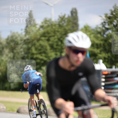 16.06.2024 - 26. Vierlanden-Triathlon Jannik Wohlers http://msf.ph/oto/6293428 16.06.2024 11:36:25 Radfahren 29, 52, 192, 212, 239, 275, 282, 301, 304, 402 meine-sportfotos.de