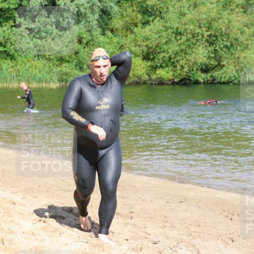16.06.2024 - 26. Vierlanden-Triathlon Strokosch-Dieckow http://msf.ph/oto/6293556 16.06.2024 09:37:56 Schwimmen 6, 52, 58, 6, 52, 58 meine-sportfotos.de