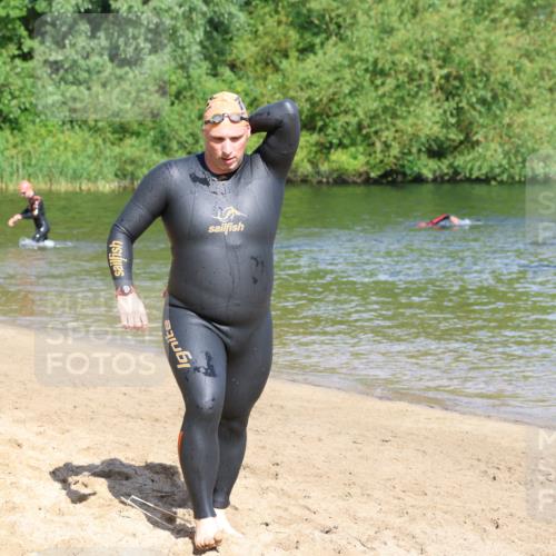 16.06.2024 - 26. Vierlanden-Triathlon Strokosch-Dieckow http://msf.ph/oto/6293579 16.06.2024 09:37:56 Schwimmen 6, 52, 58, 6, 52, 58 meine-sportfotos.de