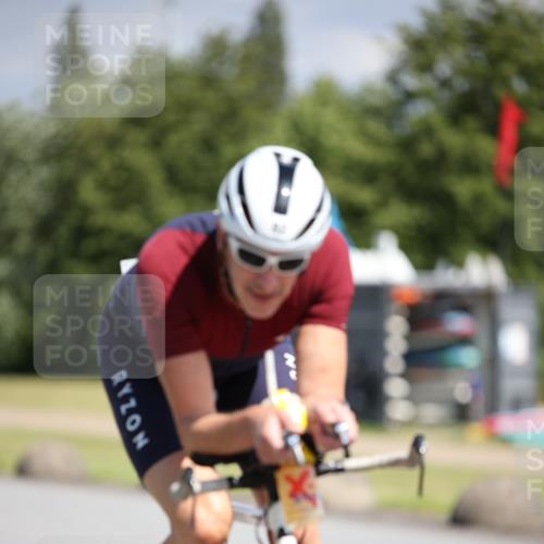 16.06.2024 - 26. Vierlanden-Triathlon Jannik Wohlers http://msf.ph/oto/6293583 16.06.2024 11:36:36 Radfahren 92, 198, 241, 450, 574 meine-sportfotos.de