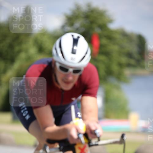 16.06.2024 - 26. Vierlanden-Triathlon Jannik Wohlers http://msf.ph/oto/6293598 16.06.2024 11:36:37 Radfahren 92, 198, 241, 450 meine-sportfotos.de