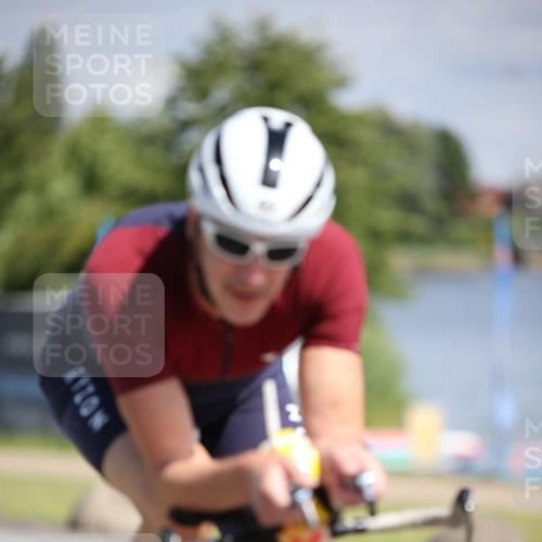 16.06.2024 - 26. Vierlanden-Triathlon Jannik Wohlers http://msf.ph/oto/6293699 16.06.2024 11:36:37 Radfahren 92, 198, 241, 450 meine-sportfotos.de