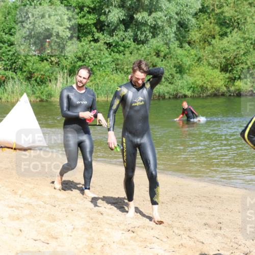 16.06.2024 - 26. Vierlanden-Triathlon Strokosch-Dieckow http://msf.ph/oto/6293745 16.06.2024 09:38:03 Schwimmen 8, 20, 52, 53, 71, 8, 20, 52, 53, 71 meine-sportfotos.de