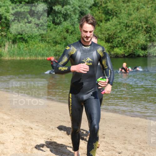 16.06.2024 - 26. Vierlanden-Triathlon Strokosch-Dieckow http://msf.ph/oto/6293841 16.06.2024 09:38:05 Schwimmen 8, 20, 52, 53, 71, 8, 20, 52, 53, 71 meine-sportfotos.de