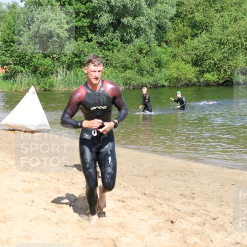 16.06.2024 - 26. Vierlanden-Triathlon Strokosch-Dieckow http://msf.ph/oto/6293879 16.06.2024 09:38:10 Schwimmen 7, 8, 9, 20, 52, 53, 71, 7, 8, 9, 20, 52, 53, 71 meine-sportfotos.de