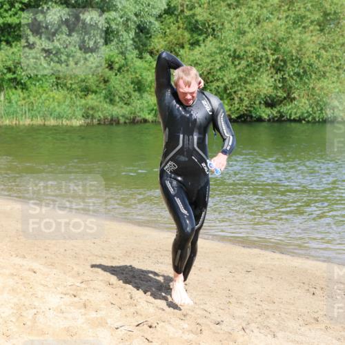 16.06.2024 - 26. Vierlanden-Triathlon Strokosch-Dieckow http://msf.ph/oto/6294373 16.06.2024 09:38:27 Schwimmen 9, 24, 127, 135, 9, 24, 127, 135 meine-sportfotos.de