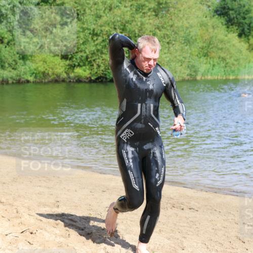 16.06.2024 - 26. Vierlanden-Triathlon Strokosch-Dieckow http://msf.ph/oto/6294432 16.06.2024 09:38:27 Schwimmen 9, 24, 127, 135, 9, 24, 127, 135 meine-sportfotos.de