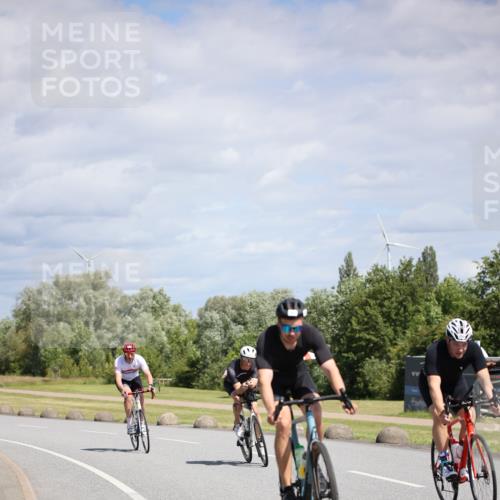 16.06.2024 - 26. Vierlanden-Triathlon Jannik Wohlers http://msf.ph/oto/6294504 16.06.2024 11:37:00 Radfahren 40, 42, 113, 131, 152, 173, 250, 262 meine-sportfotos.de