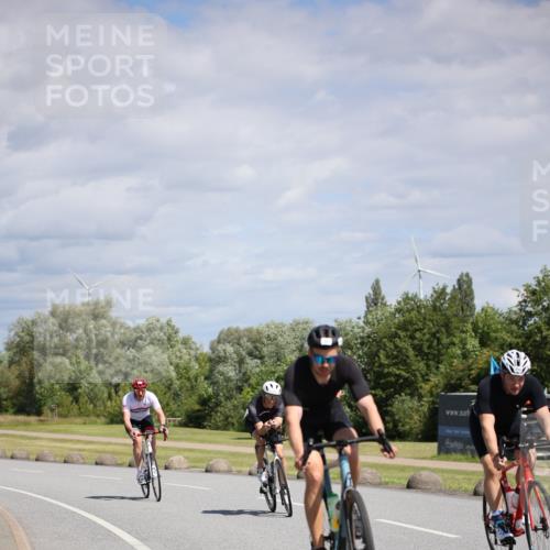 16.06.2024 - 26. Vierlanden-Triathlon Jannik Wohlers http://msf.ph/oto/6294507 16.06.2024 11:37:00 Radfahren 40, 42, 113, 131, 152, 173, 250, 262 meine-sportfotos.de