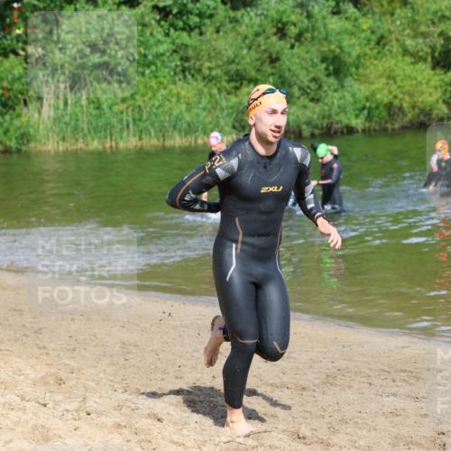 16.06.2024 - 26. Vierlanden-Triathlon Strokosch-Dieckow http://msf.ph/oto/6294585 16.06.2024 09:38:57 Schwimmen 26, 30, 26, 30 meine-sportfotos.de