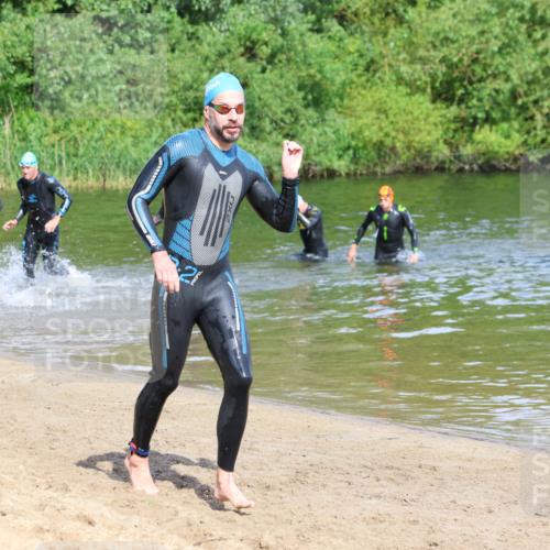 16.06.2024 - 26. Vierlanden-Triathlon Strokosch-Dieckow http://msf.ph/oto/6294635 16.06.2024 09:38:59 Schwimmen 26, 30, 69, 90, 26, 30, 69, 90 meine-sportfotos.de