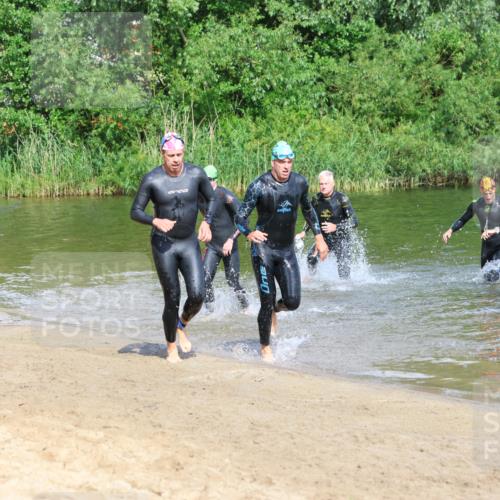 16.06.2024 - 26. Vierlanden-Triathlon Strokosch-Dieckow http://msf.ph/oto/6294726 16.06.2024 09:39:02 Schwimmen 26, 30, 69, 83, 90, 26, 30, 69, 83, 90 meine-sportfotos.de
