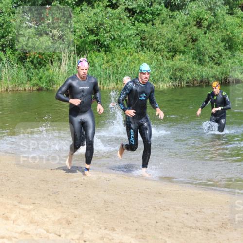 16.06.2024 - 26. Vierlanden-Triathlon Strokosch-Dieckow http://msf.ph/oto/6294754 16.06.2024 09:39:02 Schwimmen 26, 30, 69, 83, 90, 26, 30, 69, 83, 90 meine-sportfotos.de