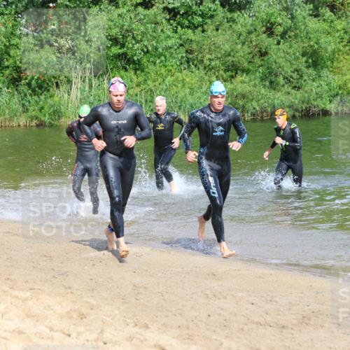 16.06.2024 - 26. Vierlanden-Triathlon Strokosch-Dieckow http://msf.ph/oto/6294785 16.06.2024 09:39:02 Schwimmen 26, 30, 69, 83, 90, 26, 30, 69, 83, 90 meine-sportfotos.de