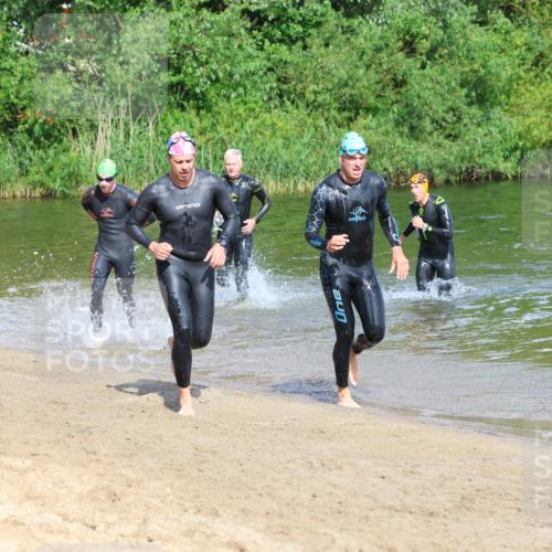16.06.2024 - 26. Vierlanden-Triathlon Strokosch-Dieckow http://msf.ph/oto/6294801 16.06.2024 09:39:02 Schwimmen 26, 30, 69, 83, 90, 26, 30, 69, 83, 90 meine-sportfotos.de