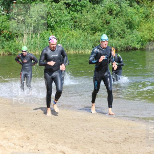 16.06.2024 - 26. Vierlanden-Triathlon Strokosch-Dieckow http://msf.ph/oto/6294816 16.06.2024 09:39:02 Schwimmen 26, 30, 69, 83, 90, 26, 30, 69, 83, 90 meine-sportfotos.de