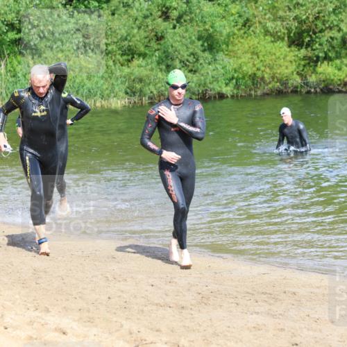 16.06.2024 - 26. Vierlanden-Triathlon Strokosch-Dieckow http://msf.ph/oto/6294936 16.06.2024 09:39:06 Schwimmen 26, 30, 31, 57, 69, 83, 90, 26, 30, 31, 57, 69, 83, 90 meine-sportfotos.de