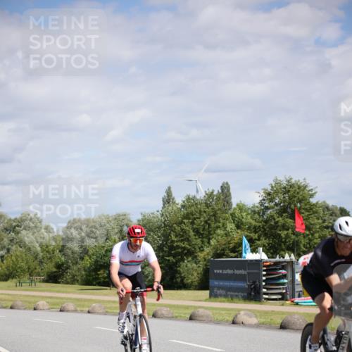 16.06.2024 - 26. Vierlanden-Triathlon Jannik Wohlers http://msf.ph/oto/6294951 16.06.2024 11:37:01 Radfahren 40, 42, 113, 131, 173, 231, 250, 262 meine-sportfotos.de