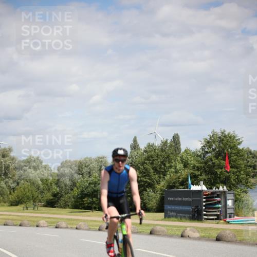 16.06.2024 - 26. Vierlanden-Triathlon Jannik Wohlers http://msf.ph/oto/6295013 16.06.2024 11:37:04 Radfahren 40, 113, 131, 173, 231, 250, 262 meine-sportfotos.de