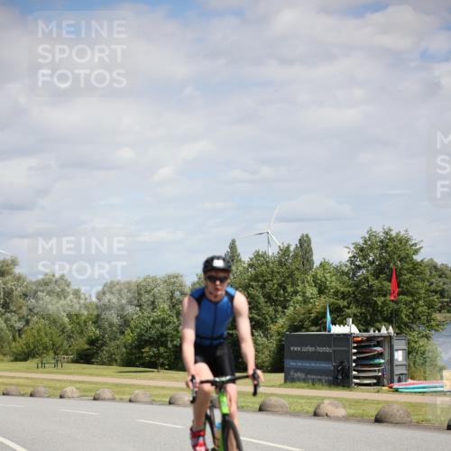 16.06.2024 - 26. Vierlanden-Triathlon Jannik Wohlers http://msf.ph/oto/6295019 16.06.2024 11:37:04 Radfahren 40, 113, 131, 173, 231, 250, 262 meine-sportfotos.de