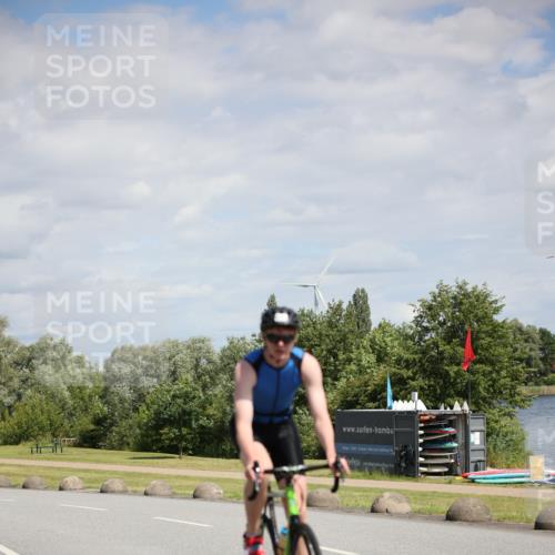 16.06.2024 - 26. Vierlanden-Triathlon Jannik Wohlers http://msf.ph/oto/6295029 16.06.2024 11:37:04 Radfahren 40, 113, 131, 173, 231, 250, 262 meine-sportfotos.de