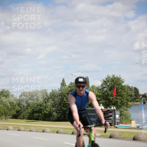 16.06.2024 - 26. Vierlanden-Triathlon Jannik Wohlers http://msf.ph/oto/6295045 16.06.2024 11:37:04 Radfahren 40, 113, 131, 173, 231, 250, 262 meine-sportfotos.de