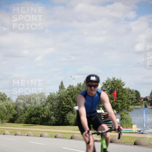 16.06.2024 - 26. Vierlanden-Triathlon Jannik Wohlers http://msf.ph/oto/6295050 16.06.2024 11:37:04 Radfahren 40, 113, 131, 173, 231, 250, 262 meine-sportfotos.de