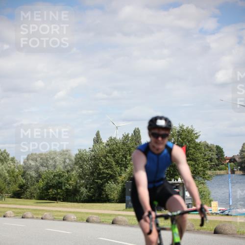 16.06.2024 - 26. Vierlanden-Triathlon Jannik Wohlers http://msf.ph/oto/6295056 16.06.2024 11:37:04 Radfahren 40, 113, 131, 173, 231, 250, 262 meine-sportfotos.de