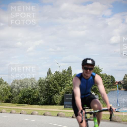16.06.2024 - 26. Vierlanden-Triathlon Jannik Wohlers http://msf.ph/oto/6295059 16.06.2024 11:37:04 Radfahren 40, 113, 131, 173, 231, 250, 262 meine-sportfotos.de