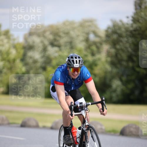 16.06.2024 - 26. Vierlanden-Triathlon Jannik Wohlers http://msf.ph/oto/6295218 16.06.2024 11:37:23 Radfahren 6, 50, 133, 233, 294, 310, 335, 352 meine-sportfotos.de