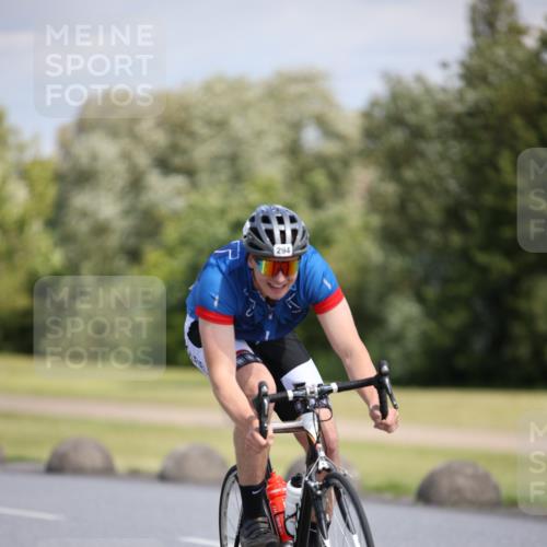 16.06.2024 - 26. Vierlanden-Triathlon Jannik Wohlers http://msf.ph/oto/6295221 16.06.2024 11:37:23 Radfahren 6, 50, 133, 233, 294, 310, 335, 352 meine-sportfotos.de
