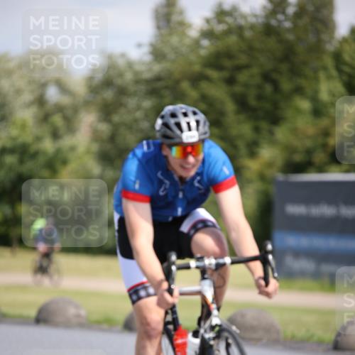 16.06.2024 - 26. Vierlanden-Triathlon Jannik Wohlers http://msf.ph/oto/6295241 16.06.2024 11:37:23 Radfahren 6, 50, 133, 233, 294, 310, 335, 352 meine-sportfotos.de