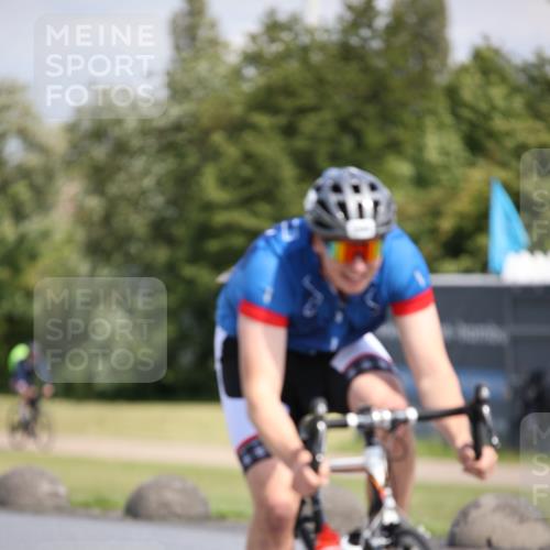 16.06.2024 - 26. Vierlanden-Triathlon Jannik Wohlers http://msf.ph/oto/6295253 16.06.2024 11:37:23 Radfahren 6, 50, 133, 233, 294, 310, 335, 352 meine-sportfotos.de