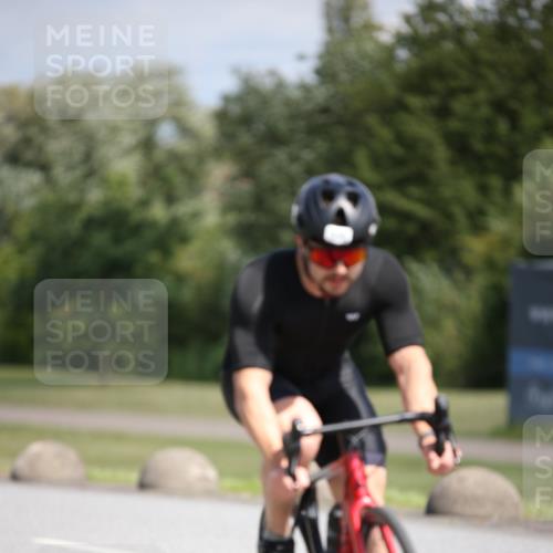 16.06.2024 - 26. Vierlanden-Triathlon Jannik Wohlers http://msf.ph/oto/6295433 16.06.2024 11:37:25 Radfahren 6, 50, 133, 233, 294, 310, 335 meine-sportfotos.de