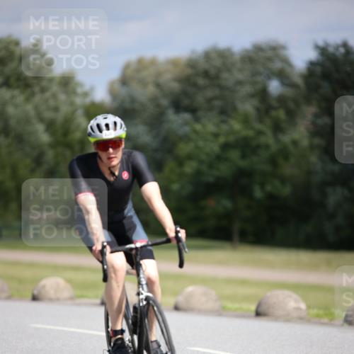 16.06.2024 - 26. Vierlanden-Triathlon Jannik Wohlers http://msf.ph/oto/6295472 16.06.2024 11:37:27 Radfahren 6, 133, 233, 265, 294, 310, 326, 335 meine-sportfotos.de
