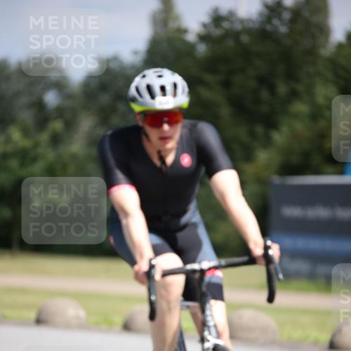 16.06.2024 - 26. Vierlanden-Triathlon Jannik Wohlers http://msf.ph/oto/6295526 16.06.2024 11:37:28 Radfahren 133, 233, 265, 294, 310, 326, 335 meine-sportfotos.de