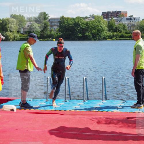 16.06.2024 - 7 Türme Triathlon KatJ http://msf.ph/oto/6295554 16.06.2024 11:06:18 Schwimmen  meine-sportfotos.de