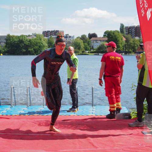 16.06.2024 - 7 Türme Triathlon KatJ http://msf.ph/oto/6295581 16.06.2024 11:06:19 Schwimmen  meine-sportfotos.de