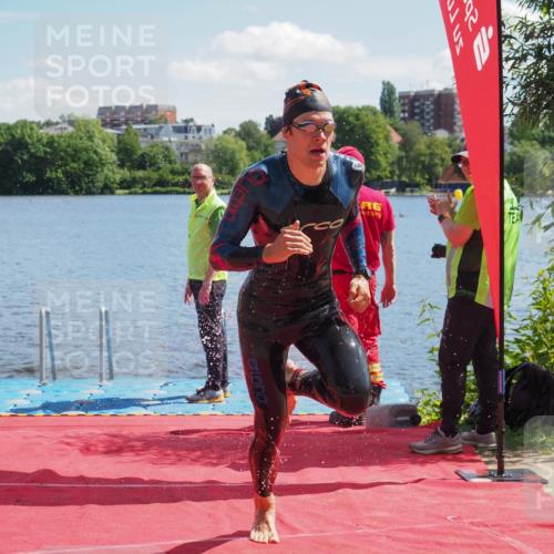 16.06.2024 - 7 Türme Triathlon KatJ http://msf.ph/oto/6295598 16.06.2024 11:06:19 Schwimmen  meine-sportfotos.de
