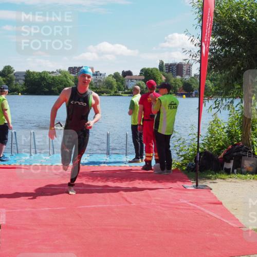 16.06.2024 - 7 Türme Triathlon KatJ http://msf.ph/oto/6295710 16.06.2024 11:07:50 Schwimmen 10, 31 meine-sportfotos.de