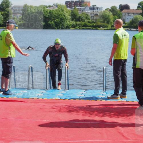 16.06.2024 - 7 Türme Triathlon KatJ http://msf.ph/oto/6295784 16.06.2024 11:08:07 Schwimmen 10, 208, 245 meine-sportfotos.de