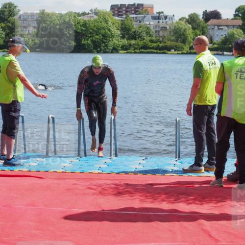 16.06.2024 - 7 Türme Triathlon KatJ http://msf.ph/oto/6295795 16.06.2024 11:08:07 Schwimmen 10, 208, 245 meine-sportfotos.de